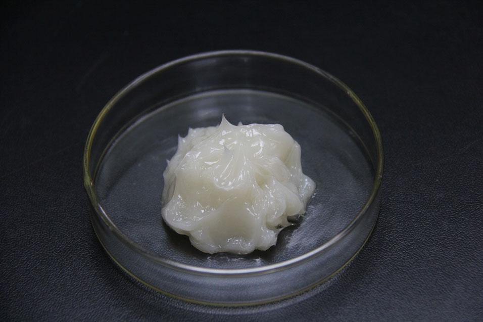 潤滑脂出現(xiàn)失效由哪幾種原因?qū)е履兀?></dt><dd><h5>潤滑脂出現(xiàn)失效由哪幾種原因?qū)е履兀?em>2021-05-28</em></h5><p>現(xiàn)代的機械設(shè)備多數(shù)都要用到潤滑脂保養(yǎng)，它對設(shè)備的養(yǎng)護有著重要的作用。潤滑脂在使用過程中有時會出現(xiàn)失效的情況，失效的原因有由多種因素導(dǎo)致，下面索科潤滑油為大家總結(jié)了五種容易導(dǎo)致潤滑脂失效的原因：</p></dd></dl></a><a href='shownews881.html' title='食品級潤滑油脂儲存條件需注意哪些？' target='_blank'><dl><dt><img src=